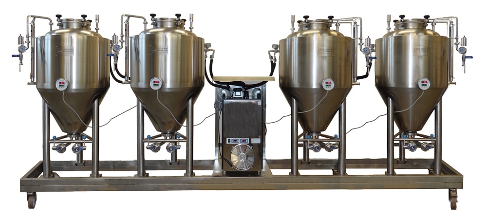 Compact beer fermentation unit with four fermentors